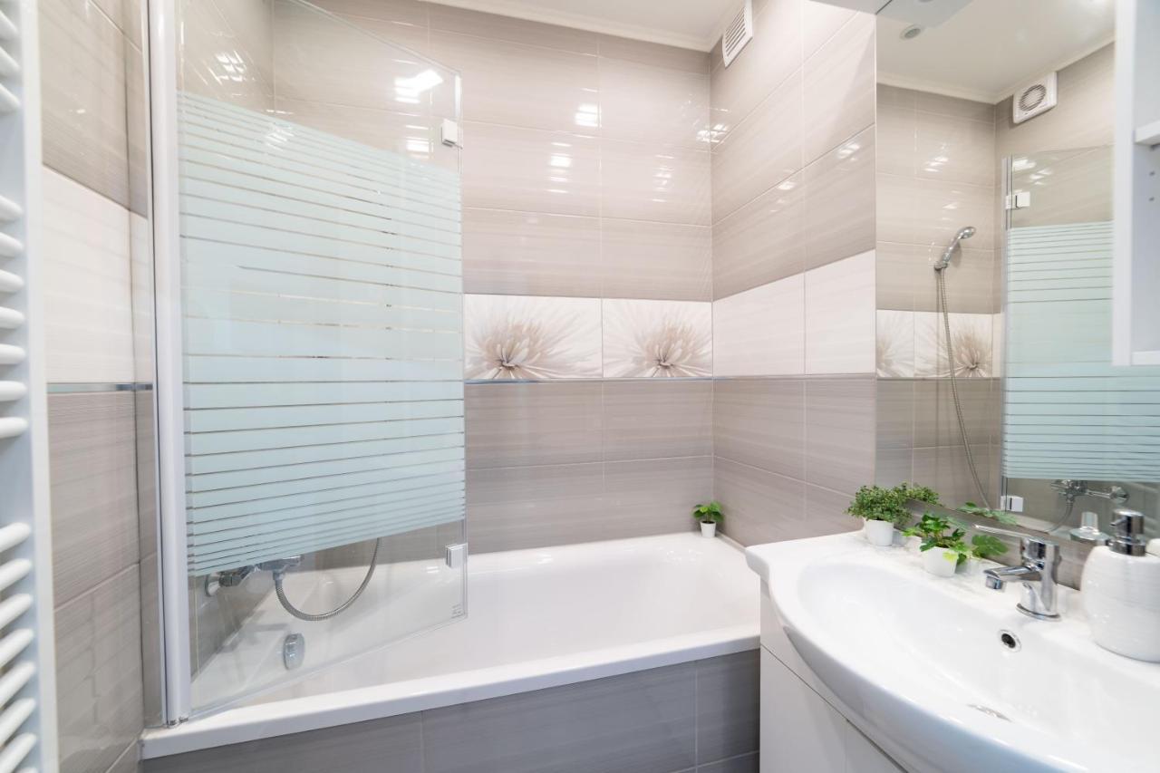 Comfort 66 - Real-Life 3-Room Family Stay With 4 Beds มิชโคลซ์ ภายนอก รูปภาพ