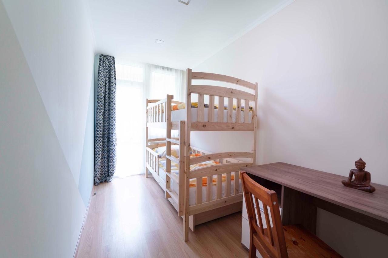Comfort 66 - Real-Life 3-Room Family Stay With 4 Beds มิชโคลซ์ ภายนอก รูปภาพ