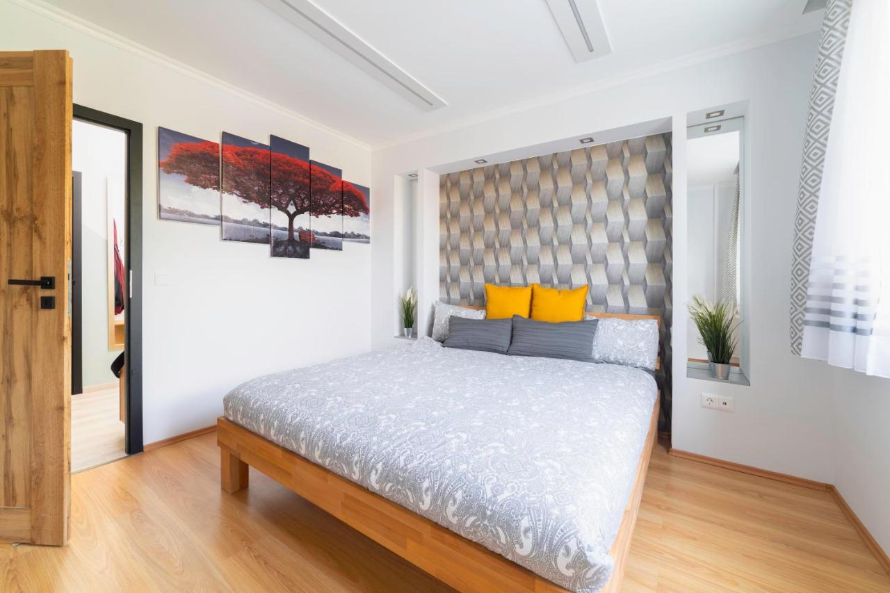 Comfort 66 - Real-Life 3-Room Family Stay With 4 Beds มิชโคลซ์ ภายนอก รูปภาพ
