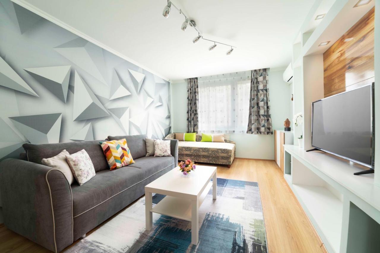 Comfort 66 - Real-Life 3-Room Family Stay With 4 Beds มิชโคลซ์ ภายนอก รูปภาพ