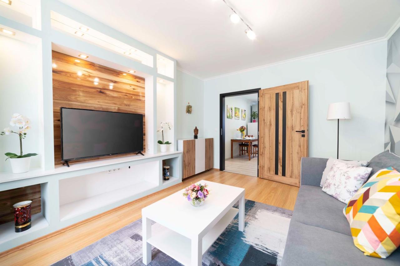 Comfort 66 - Real-Life 3-Room Family Stay With 4 Beds มิชโคลซ์ ภายนอก รูปภาพ