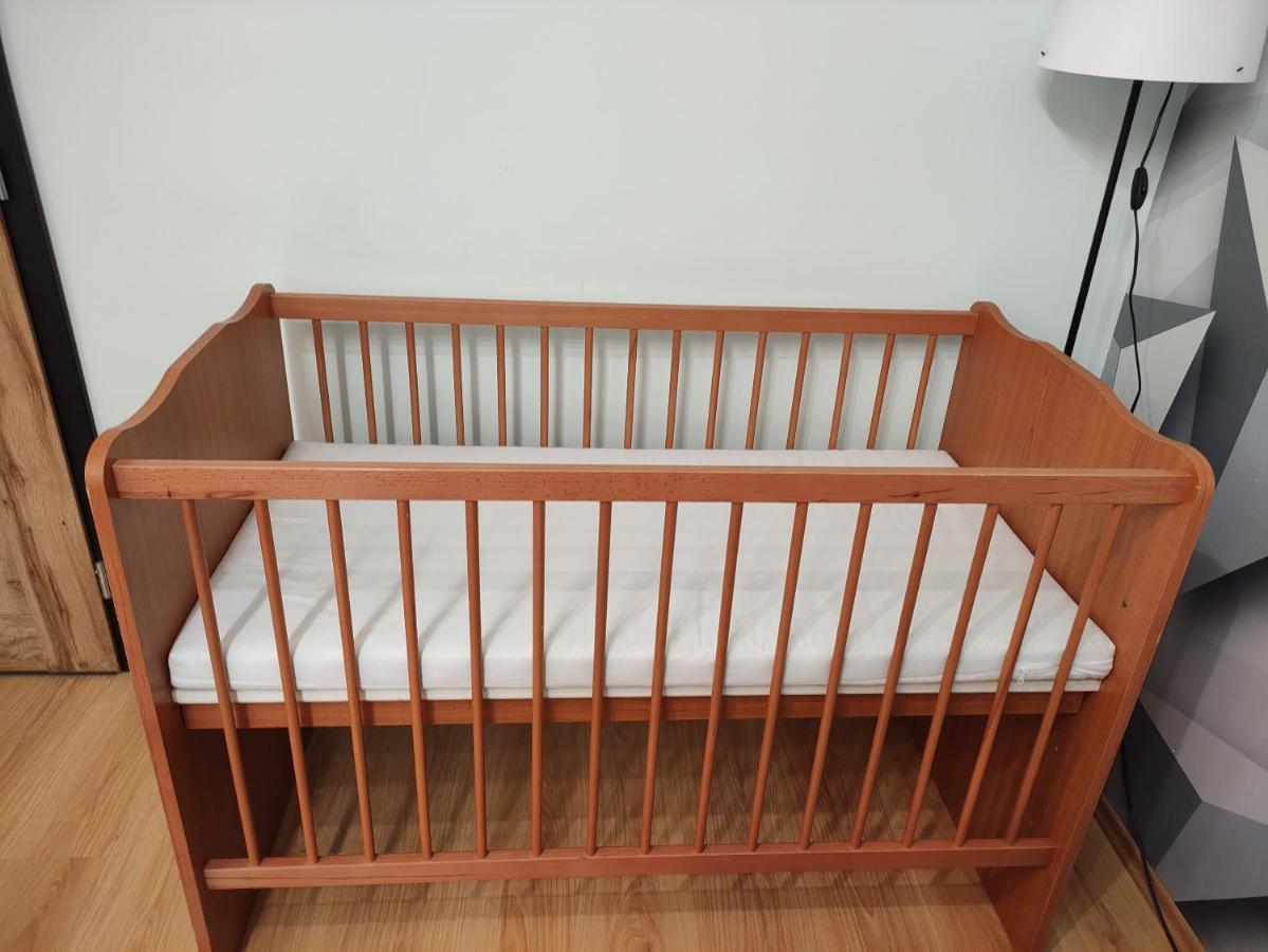 Comfort 66 - Real-Life 3-Room Family Stay With 4 Beds มิชโคลซ์ ภายนอก รูปภาพ